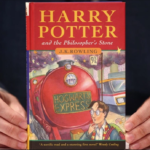 Harry Potter'ın ilk baskısı 45 bin sterline satıldı